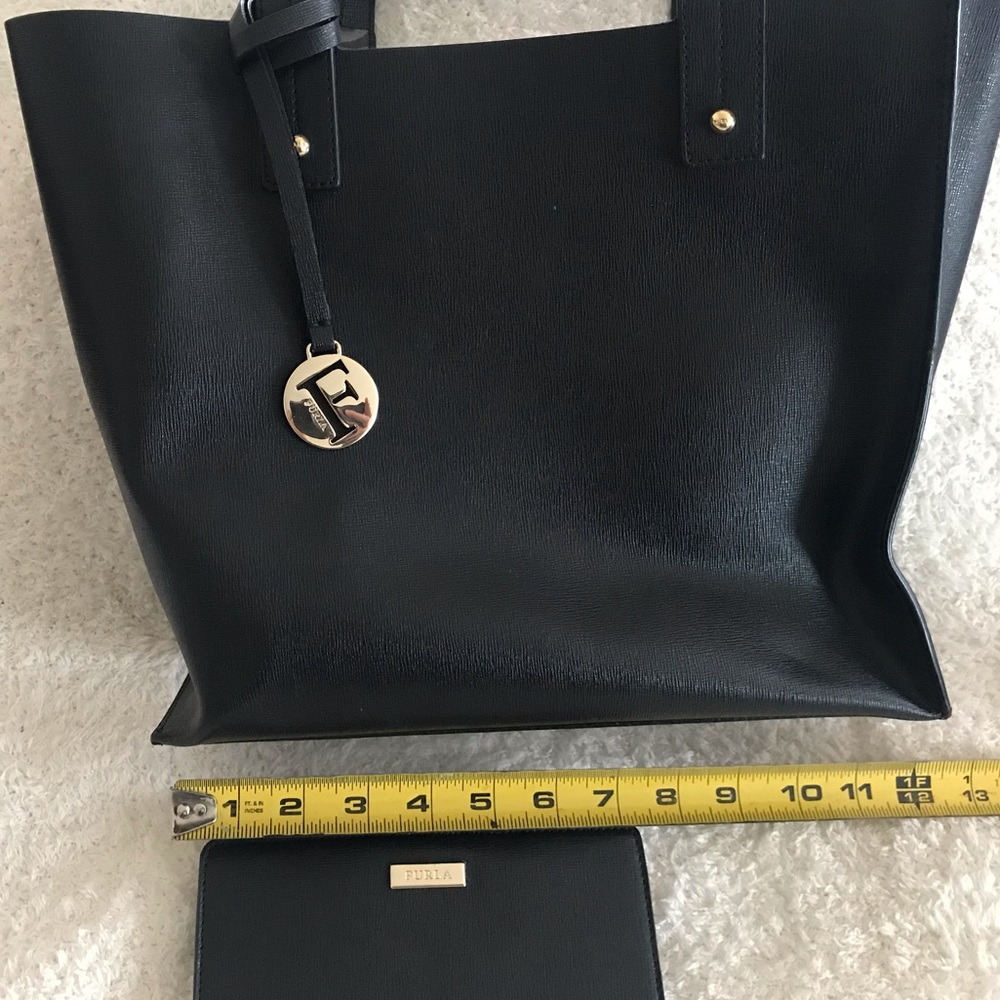FURLA black shopper with wallet